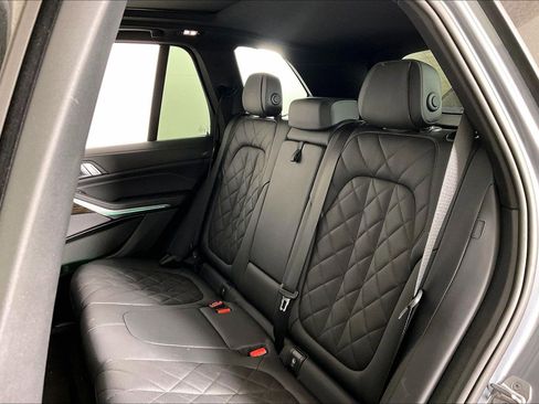 Certified 2024 BMW X5 xDrive40i w/ Premium Package AWD/4WD image 7