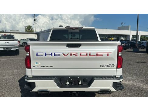 Used 2021 Chevrolet Silverado 1500 High Country w/ Technology Package AWD/4WD image 5
