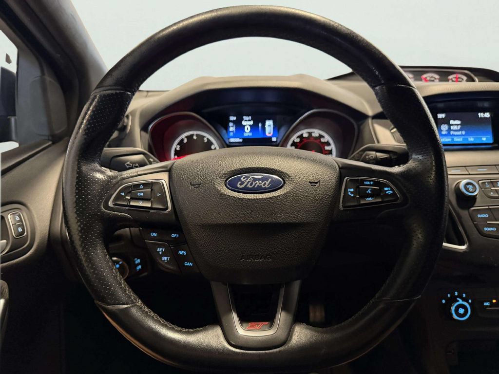 Used 2018 Ford Focus ST FWD image 37