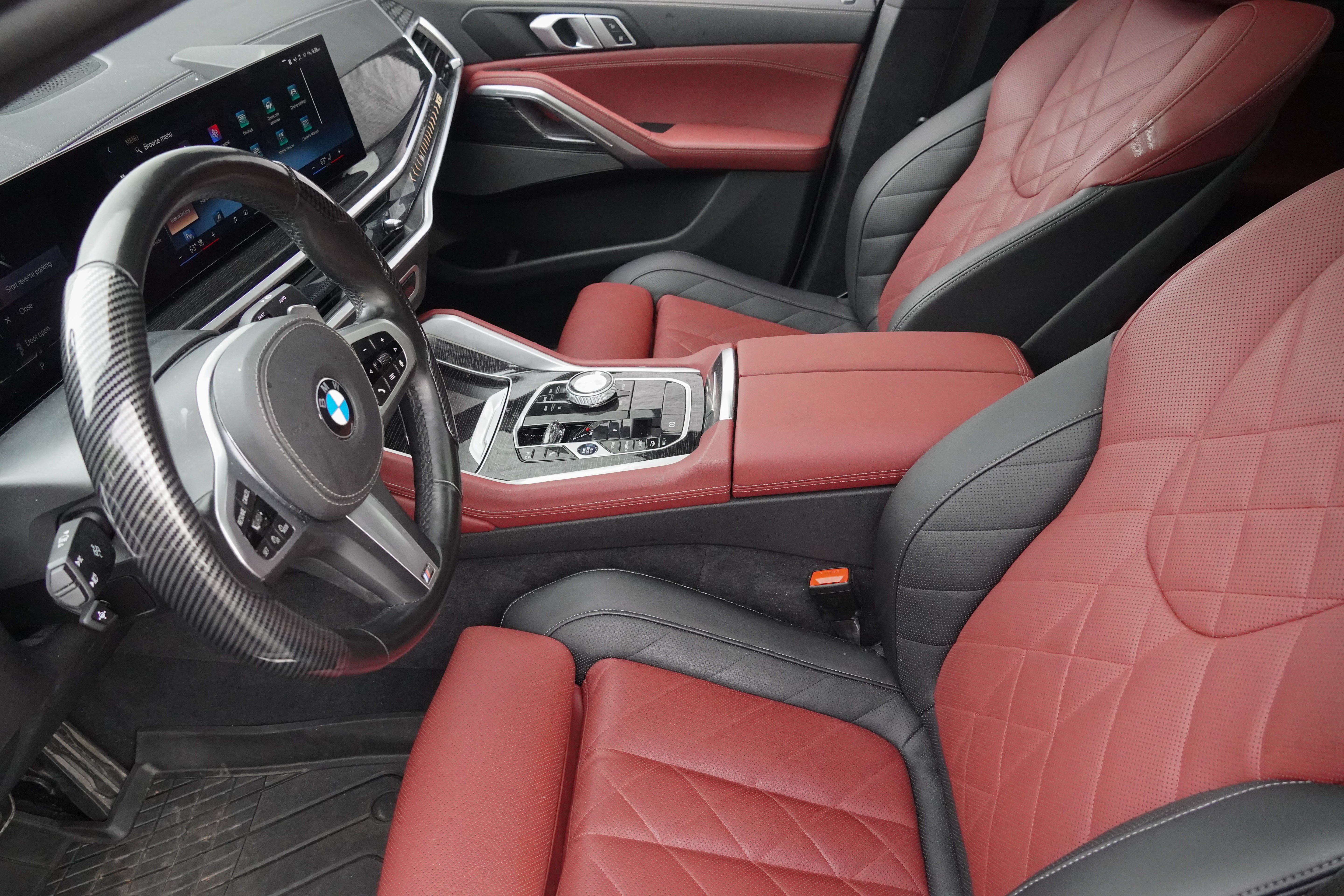 Certified 2025 BMW X6 xDrive40i w/ Executive Package AWD/4WD image 11