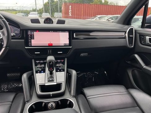 Used 2019 Porsche Cayenne w/ Premium Plus Package AWD/4WD image 15