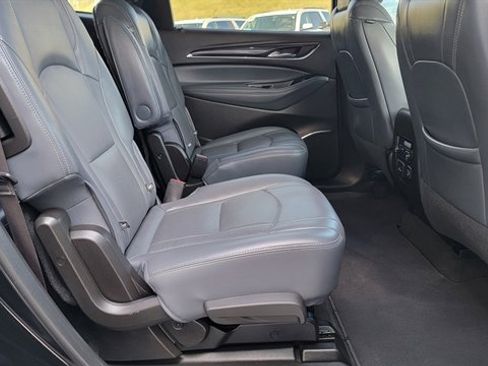 Used 2022 Buick Enclave Premium image 43