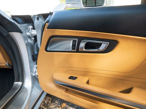 Used 2012 Mercedes-Benz SLS AMG Roadster image 30