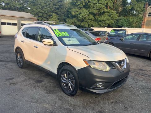 Used 2016 Nissan Rogue SL w/ SL Premium Package FWD image 5