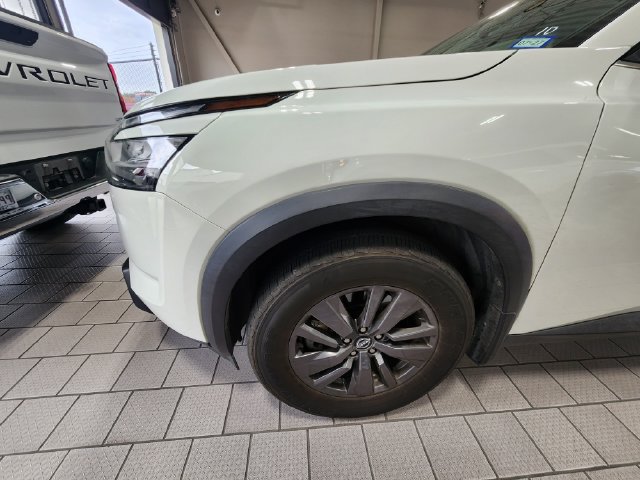 Used 2022 Nissan Pathfinder SV w/ SV Premium Package AWD/4WD image 7