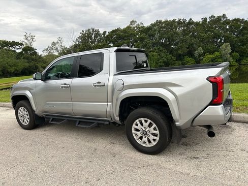 Used 2024 Toyota Tacoma SR5 w/ SR5 Upgrade Package RWD image 4