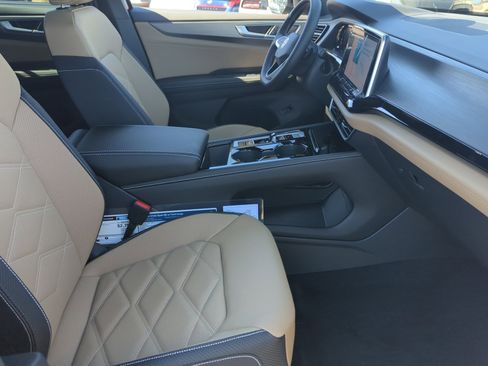 New 2026 Volkswagen Atlas Cross Sport SE image 18