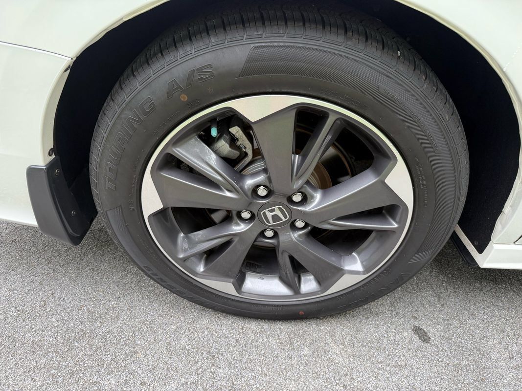 Used 2023 Honda Odyssey Elite image 13