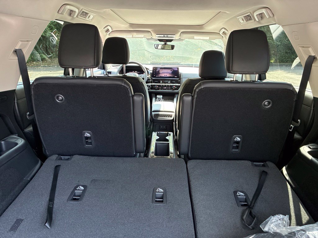 New 2026 Nissan Pathfinder SL w/ SL Premium Package AWD/4WD image 15