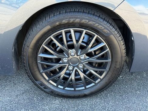 Used 2017 Toyota Corolla LE image 8