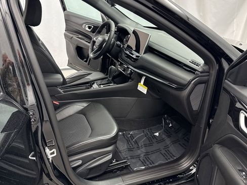 New 2026 Jeep Compass Latitude image 25