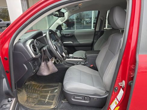 Used 2020 Toyota Tacoma SR5 image 6