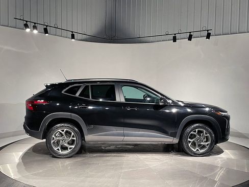 Used 2024 Chevrolet Trax LT image 10