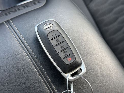 Used 2025 Nissan Pathfinder SV FWD image 21
