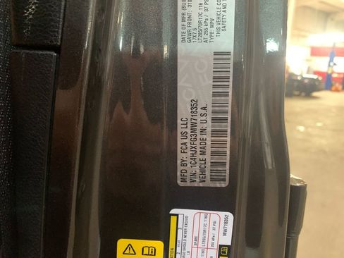 Used 2021 Jeep Wrangler Unlimited Rubicon AWD/4WD image 34