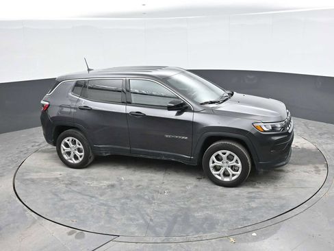Used 2024 Jeep Compass Sport AWD/4WD image 33