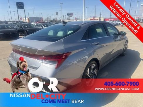 Used 2025 Hyundai Elantra Limited FWD image 5