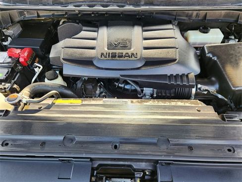 Used 2021 Nissan Titan SV w/ SV Convenience Package image 31