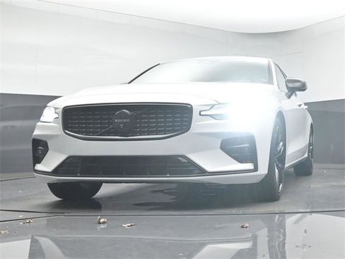 Used 2024 Volvo S60 B5 Plus image 39