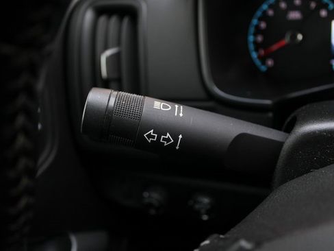 Used 2018 Chevrolet Colorado ZR2 image 17