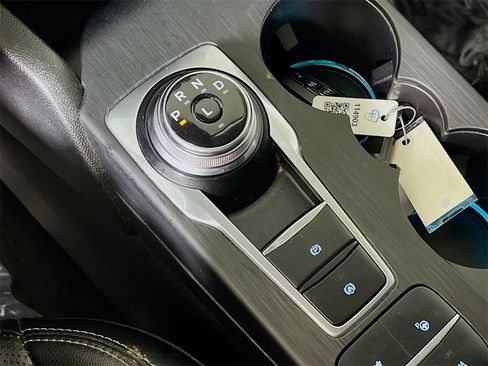 Used 2021 Ford Escape Titanium image 16