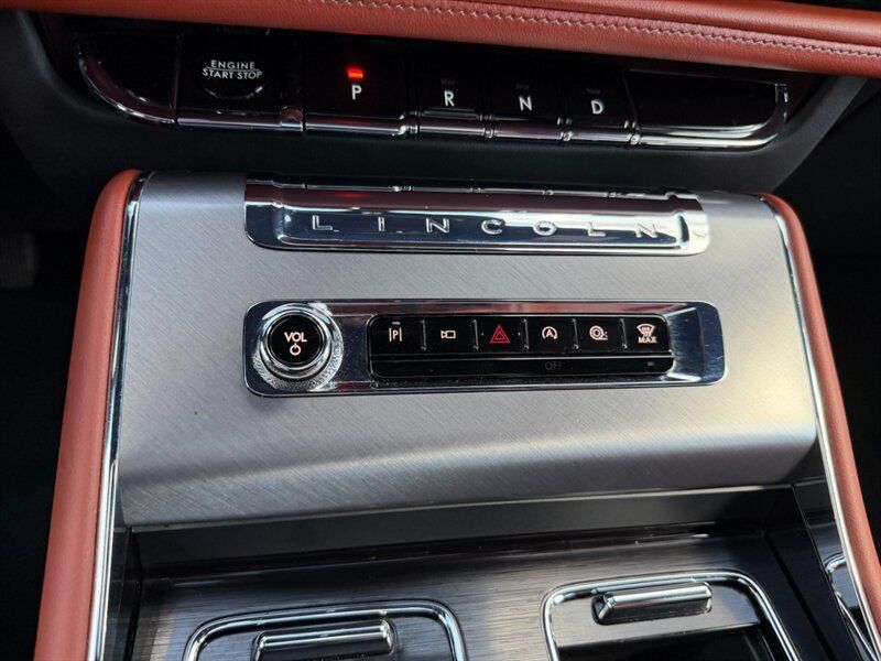 Used 2025 Lincoln Aviator Reserve w/ Equipment Group 201A AWD/4WD image 41