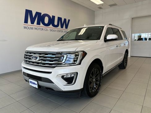 Used 2019 Ford Expedition Limited w/ Equipment Group 301A AWD/4WD image 2