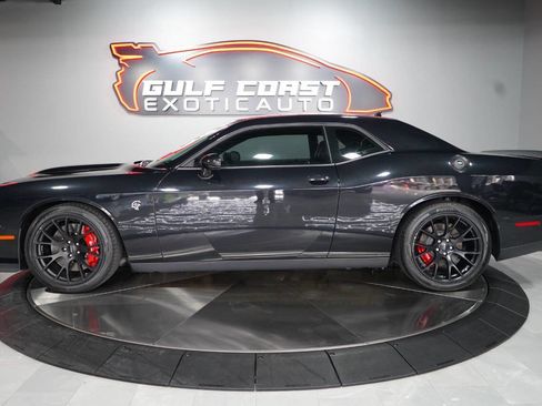 Used 2015 Dodge Challenger SRT Hellcat image 31