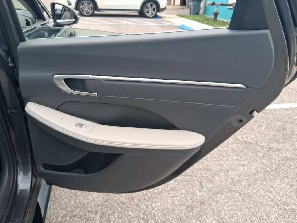 Used 2023 Hyundai Sonata Limited w/ Preferred Accessory Package FWD image 20