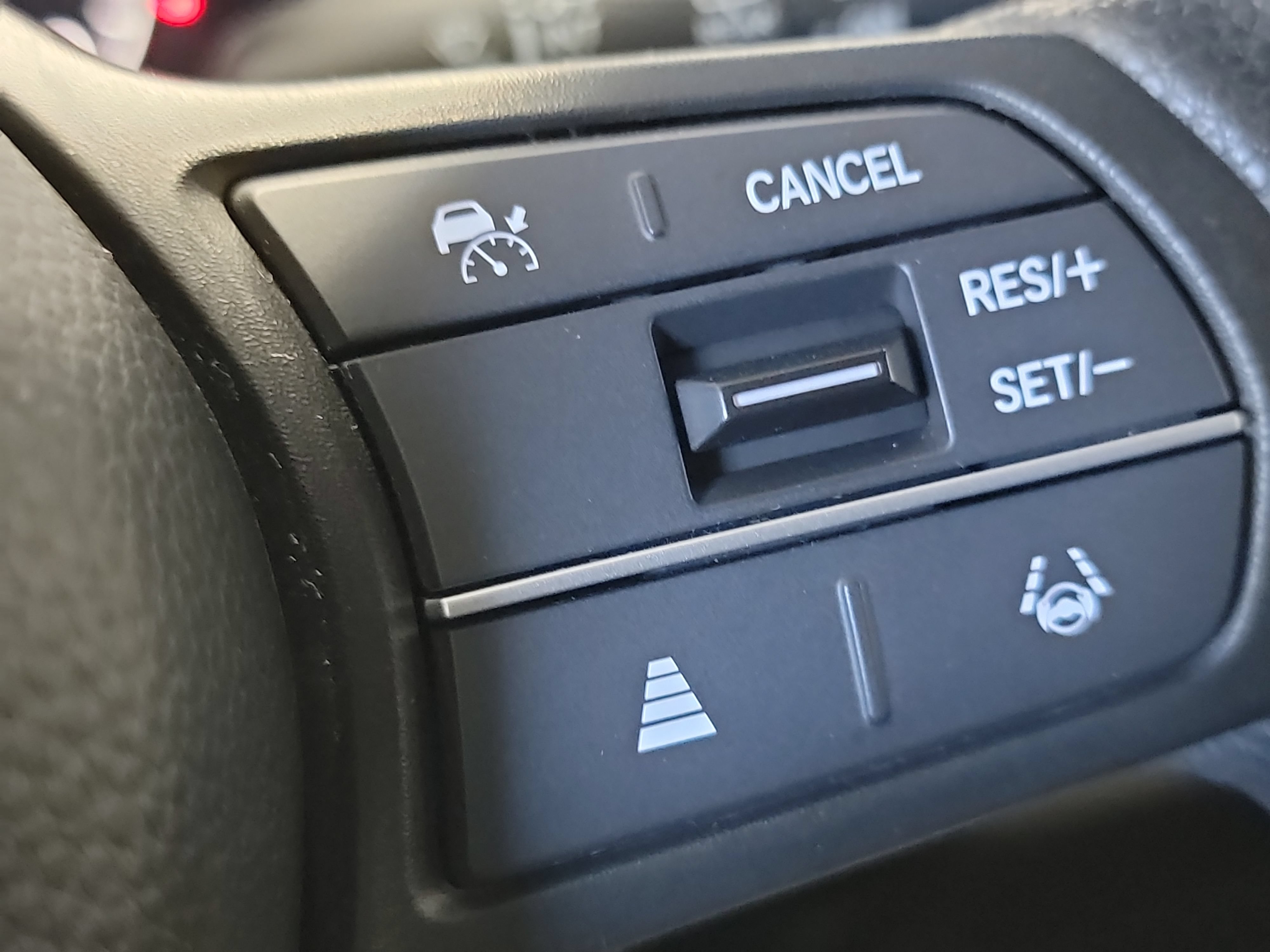 Used 2023 Honda HR-V LX image 33