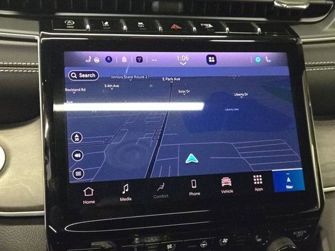 Used 2025 Jeep Grand Cherokee Limited w/ Luxury Tech Group II image 27