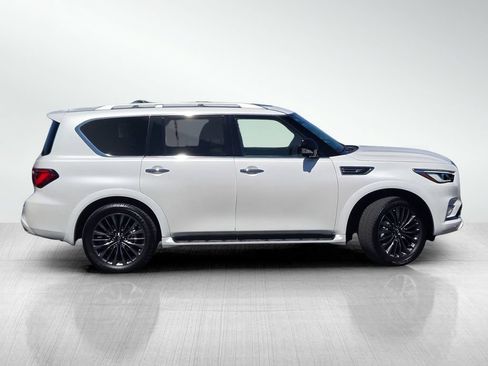 Used 2024 INFINITI QX80 Sensory RWD image 3