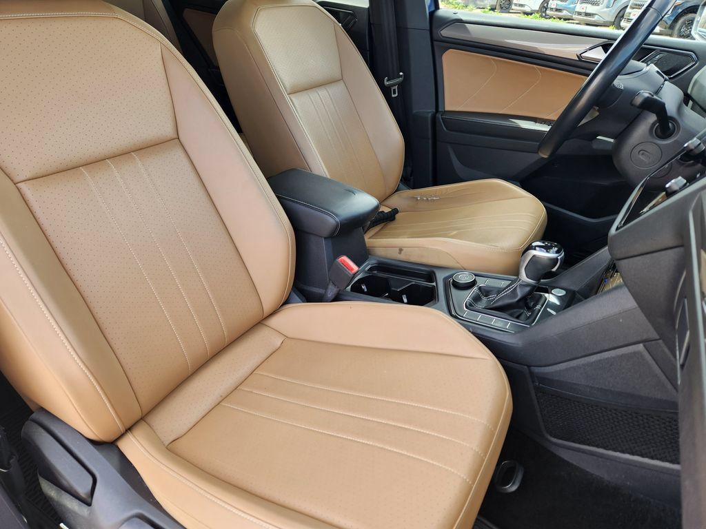 Used 2022 Volkswagen Tiguan SE AWD/4WD image 17