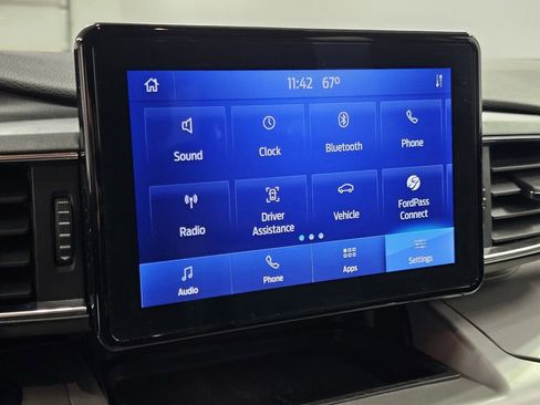 Used 2023 Ford Explorer XLT w/ Equipment Group 202A AWD/4WD image 16