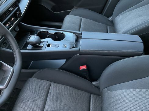 New 2026 Nissan Rogue SV image 32