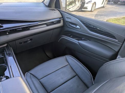 Used 2021 Cadillac Escalade Sport w/ Driver Assist Tech Package image 22