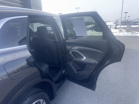 Used 2025 Audi Q5 Premium w/ 19" Wheel Package image 13