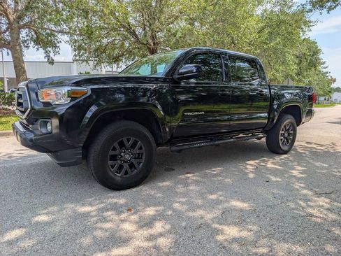 Used 2021 Toyota Tacoma SR5 RWD image 3
