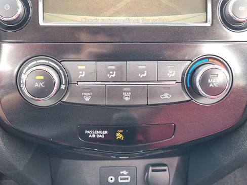 Used 2020 Nissan Rogue S FWD image 14