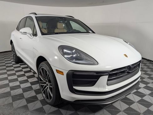 New 2026 Porsche Macan image 9