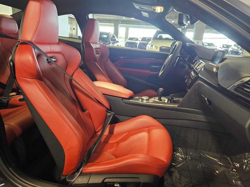 Used 2018 BMW M4 Coupe RWD image 33