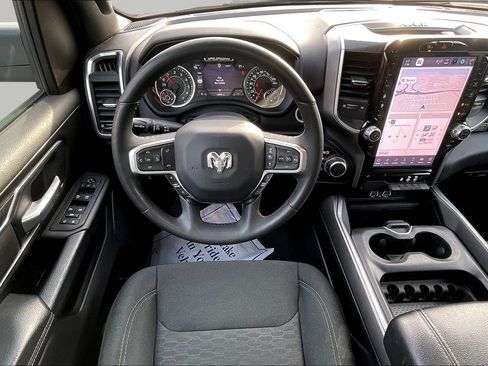 Used 2025 RAM 1500 Big Horn AWD/4WD image 9
