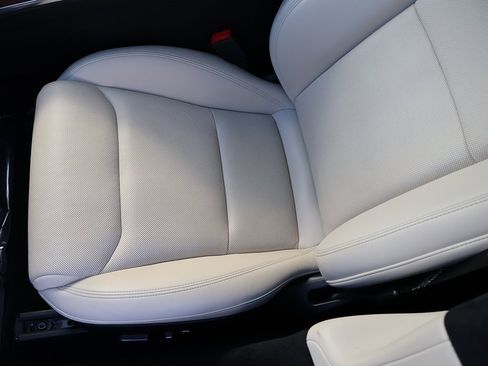 Used 2022 Tesla Model S image 33