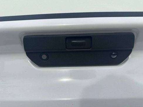 Used 2019 Chevrolet Silverado 1500 Custom w/ Custom Convenience Package AWD/4WD image 14