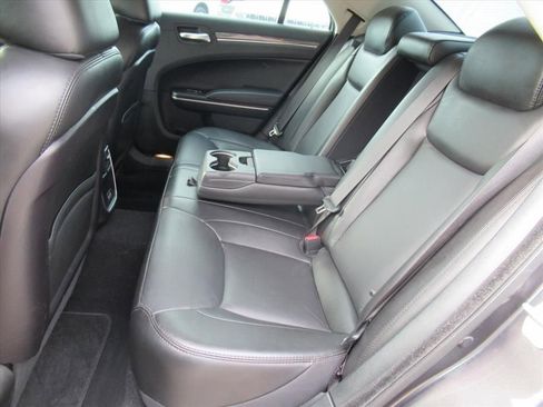 Used 2019 Chrysler 300 Touring w/ Quick Order Package 2EF image 25