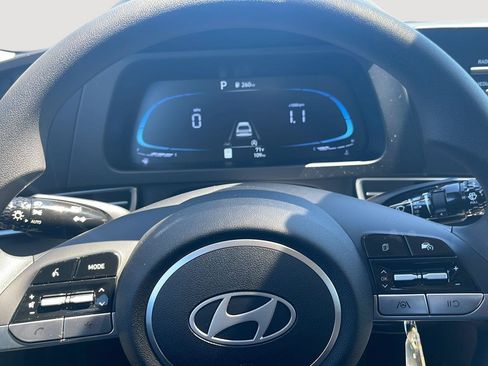 Used 2026 Hyundai Elantra SE FWD image 28