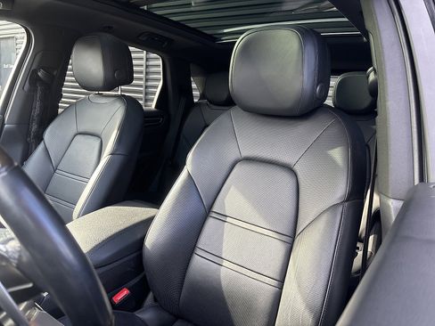 Certified 2022 Porsche Cayenne image 21