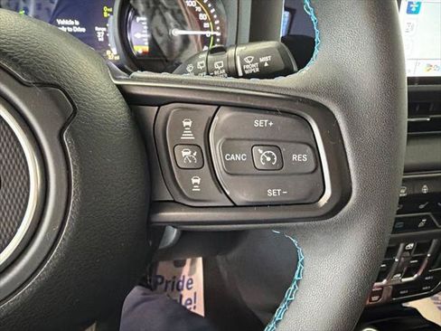 Certified 2025 Jeep Wrangler Unlimited Rubicon 4xe w/ Convenience Group AWD/4WD image 10