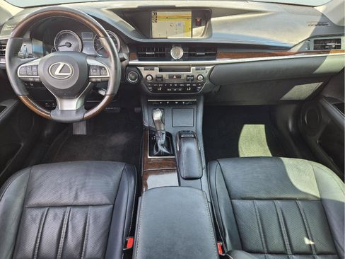 Used 2018 Lexus ES 350 w/ Luxury Package w/Wood Trim FWD image 23