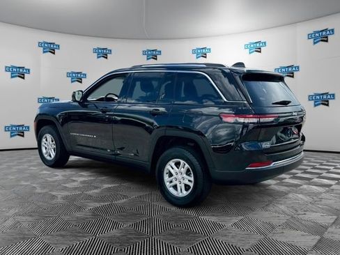 Used 2024 Jeep Grand Cherokee Laredo AWD/4WD image 4